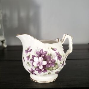 Aynsley Violetta Creamer